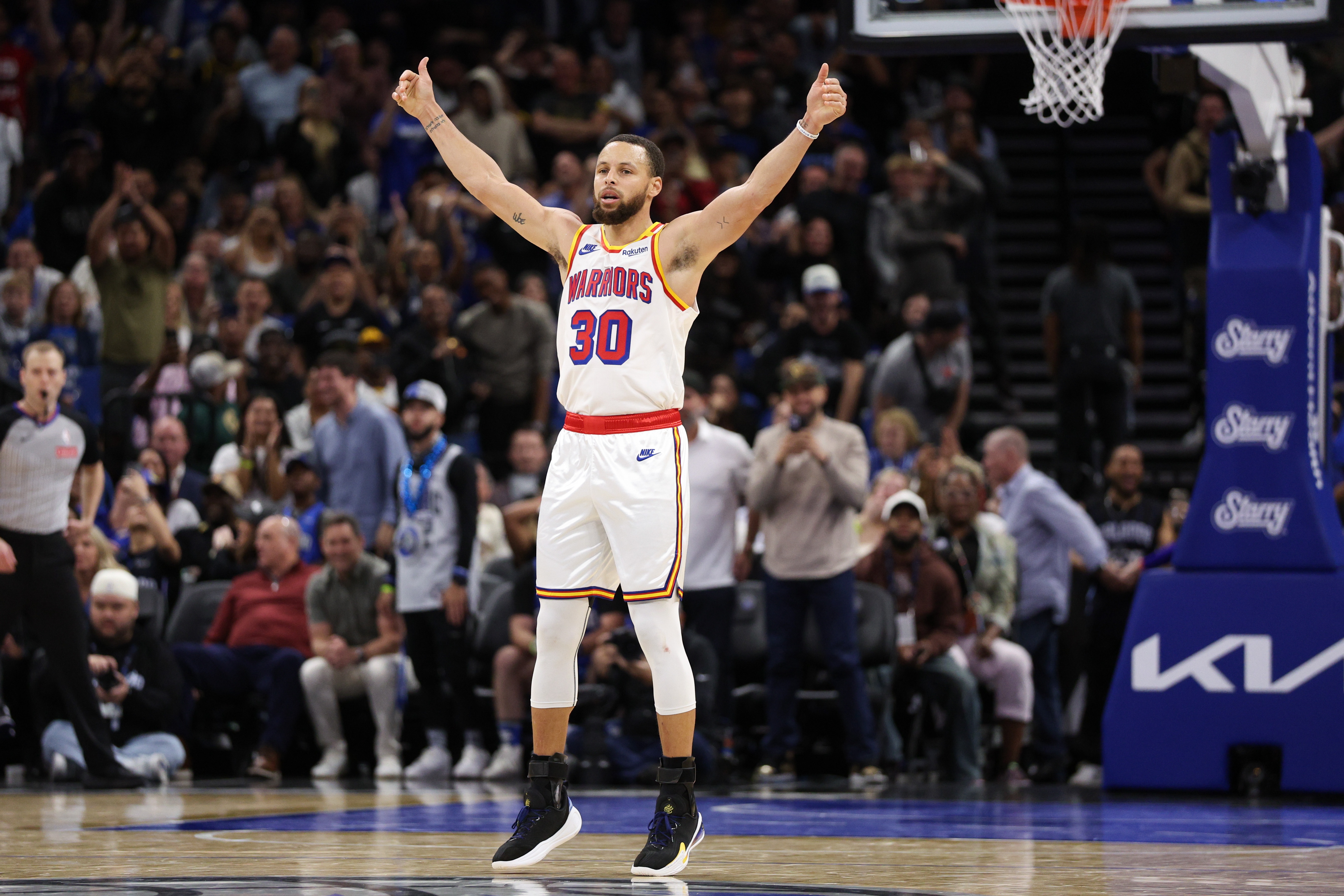 追梦:NBA很幸运拥有库里 他去每一座球馆都上演精彩演出
